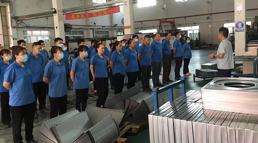 五一放假在即！金環(huán)電器沖壓車間開展早會(huì)強(qiáng)調(diào)工作效率