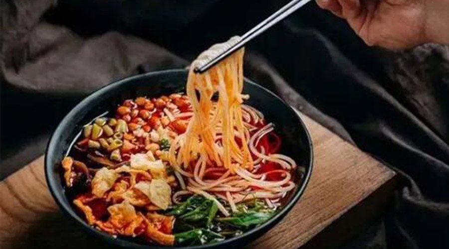 吃螺螄粉衣服上有味道如何快速解決！滾筒衣服烘干機有辦法