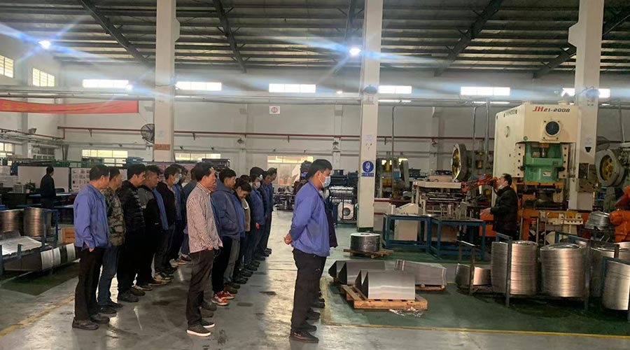 意氣奮發(fā)！金環(huán)電器沖壓車間組織人員開展例行早會